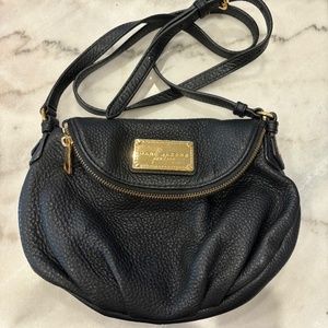 Marc Jacobs leather pebble crossbody purse